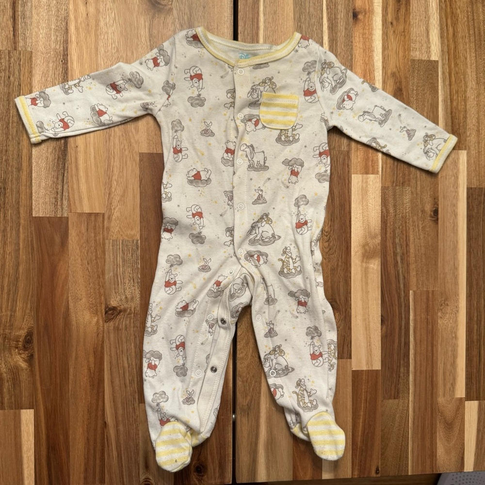 Disney baby Winnie the Pooh gray and yellow button pajama one‎ piece 3-6 month